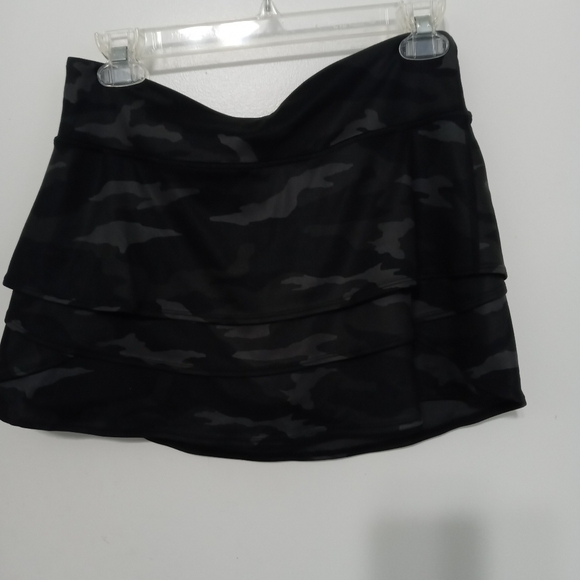 Athleta Girl Camo Lux Swing Layered Athleisure Athletic Skort - Picture 3 of 7